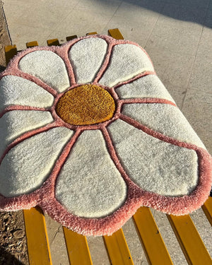 Daisy Tufted Rug thumbnail 2